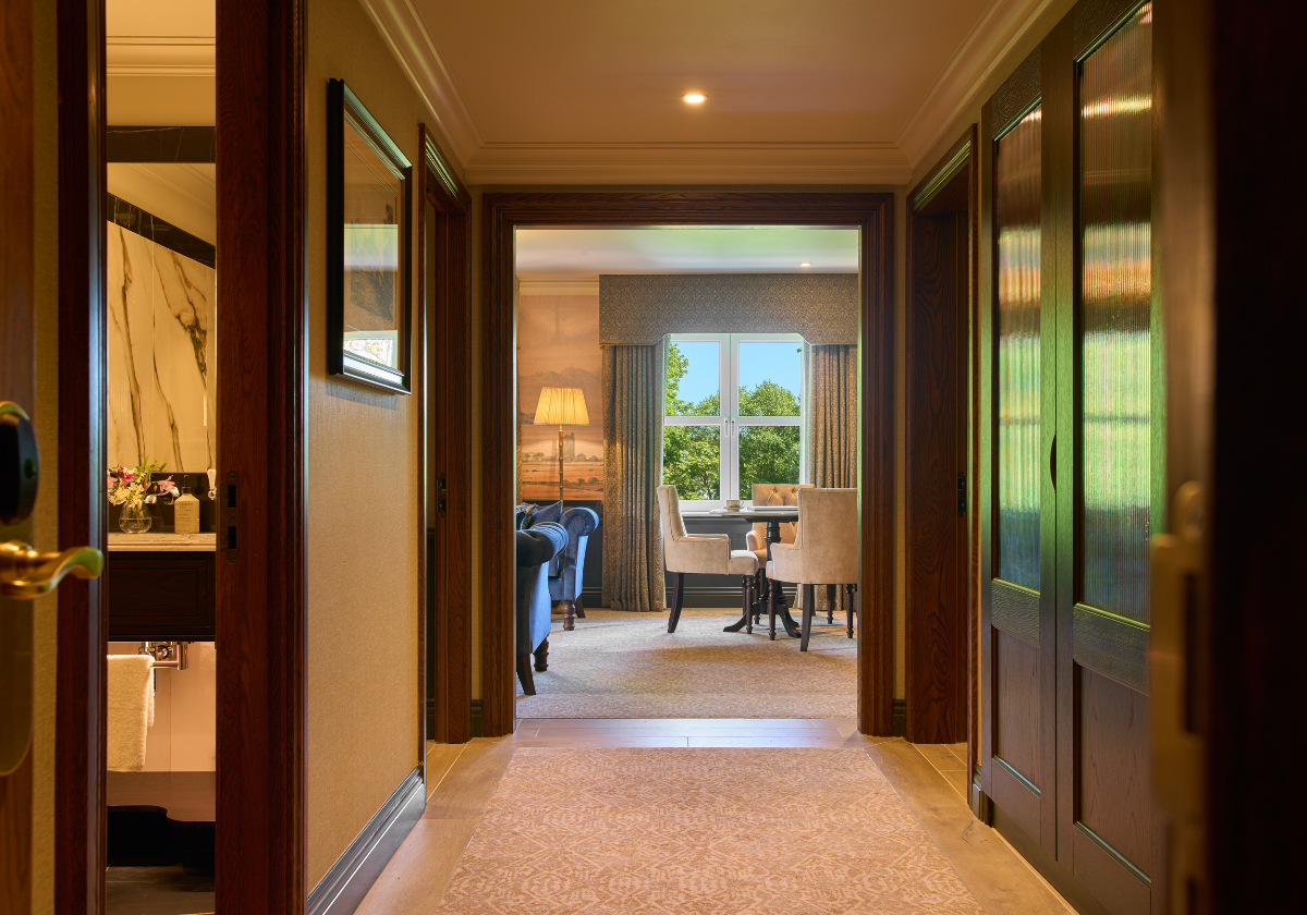 Arrive entrance hallway to Muckross Suite