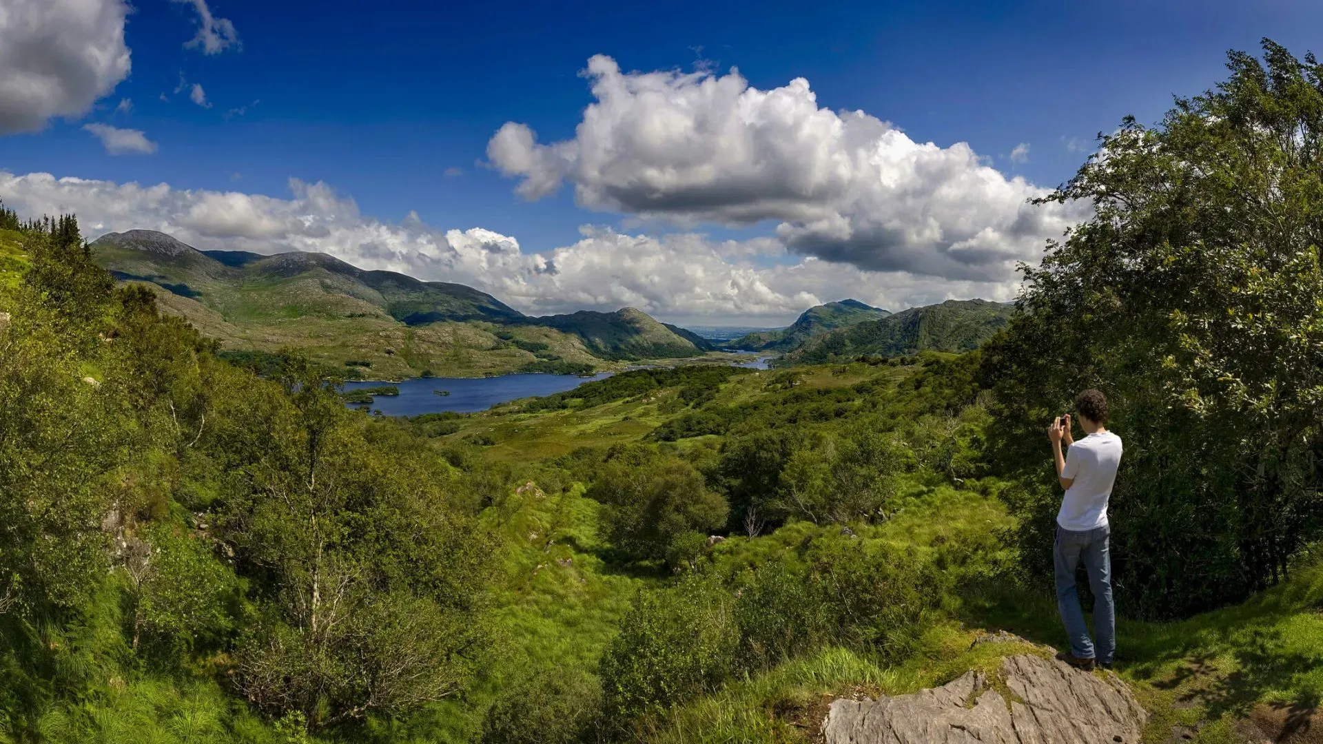 Guests enjoying at the Ladies View, Killarney National Park.